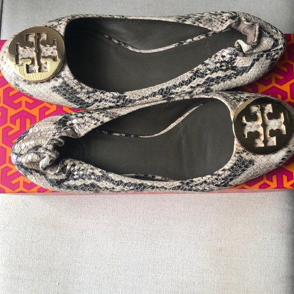 Tory Burch - Reva Roccia Python Print - Picture 1 of 4